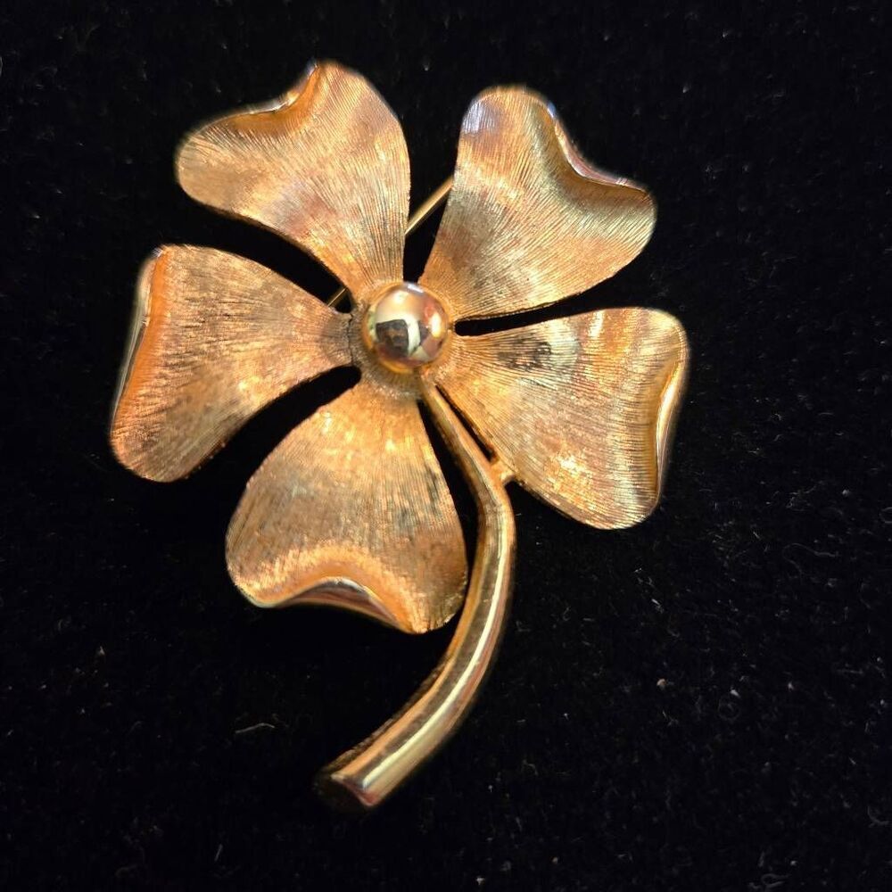Vintage Sarah Coventry Gold Tone Clover Brooch Pin Brushed & Polished